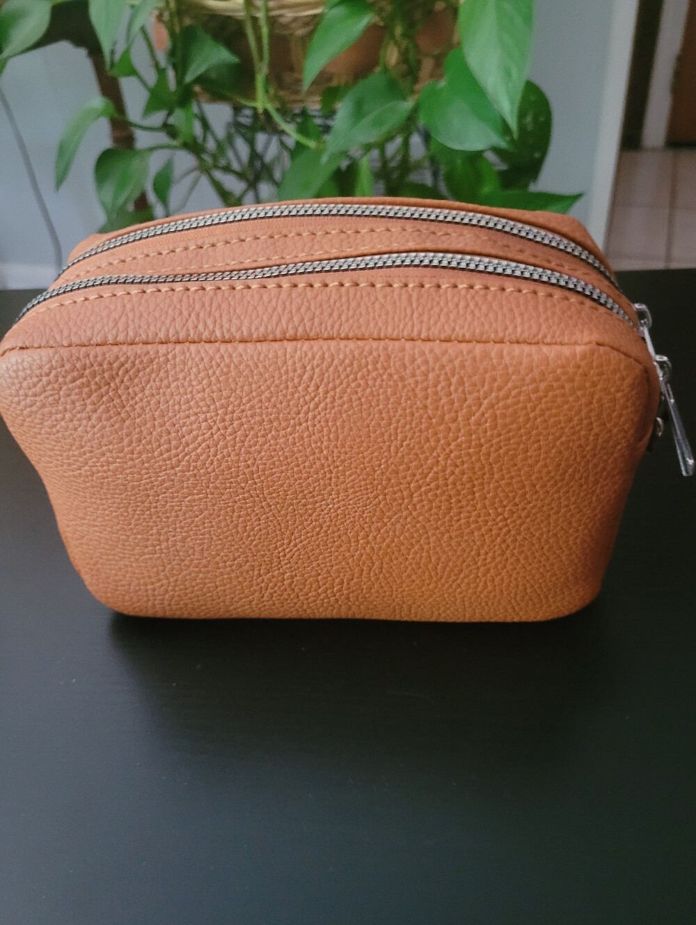 Mossimo Tan Crossbody Camera Bag with Front Pockets & Attachable Crossbody Strap - Picture 2 of 8